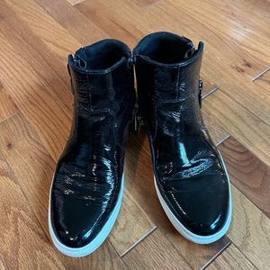 Kenneth Cole Slip on Sneaker Boot